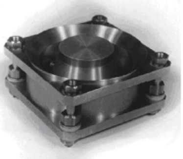 Arc source of the metallic plasma with arc magnetic confinement on the cathode end 