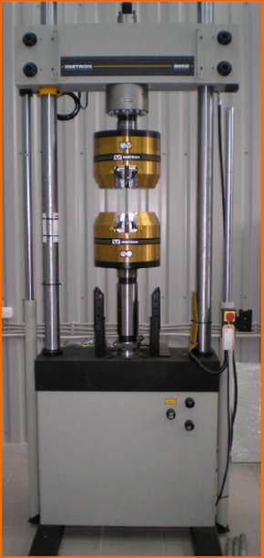 INSTRON 8802